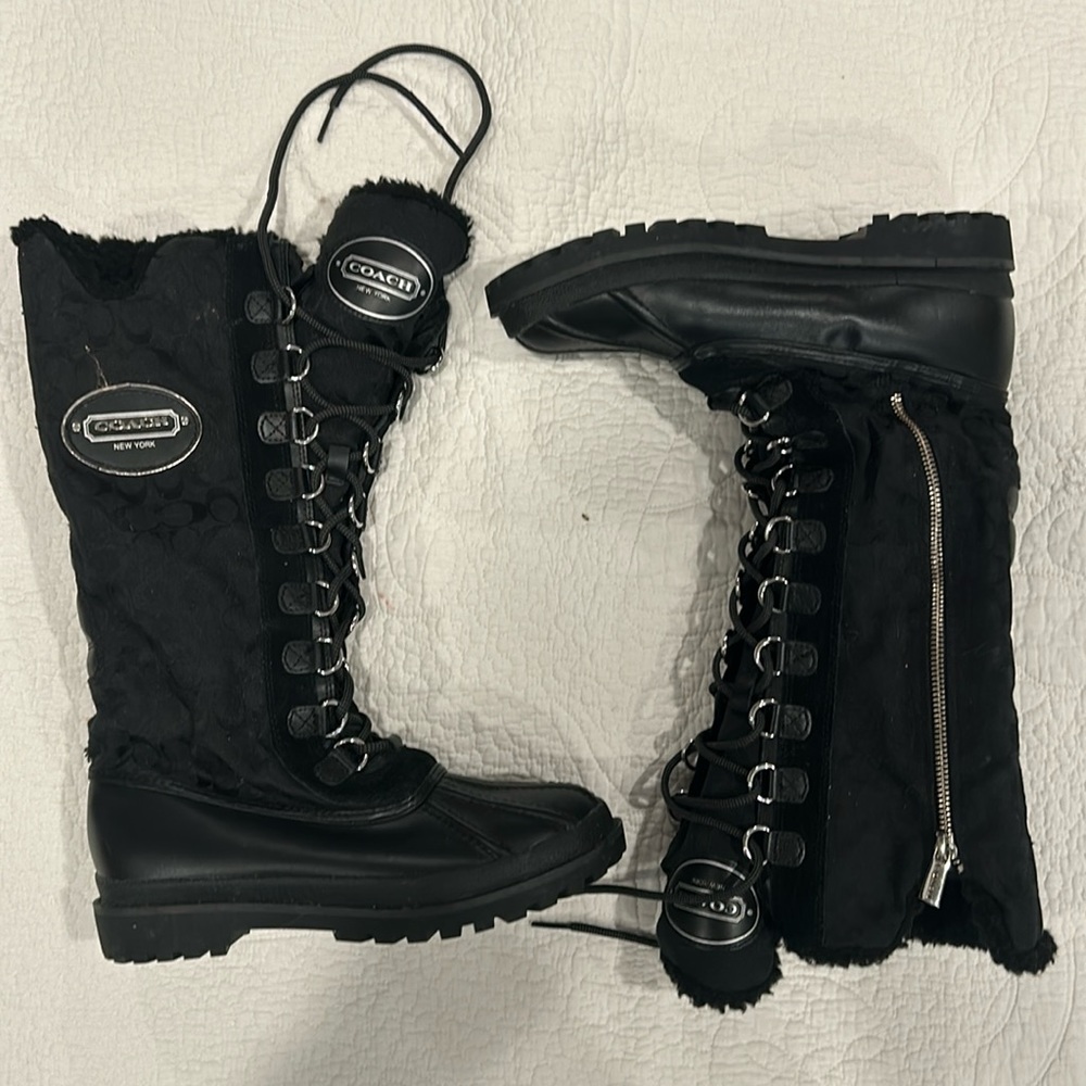 Slightly worn women’s coach boots black size 7 1/2
